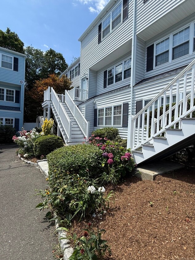 Foto principal - 14 1/2 Fairview Ave