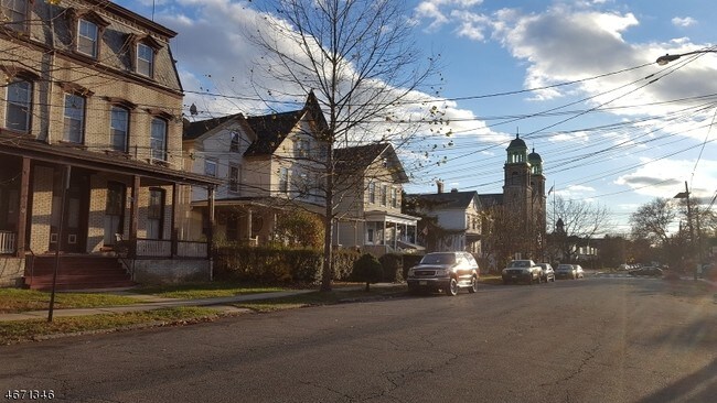 Building Photo - 70-72 Jackson Ave
