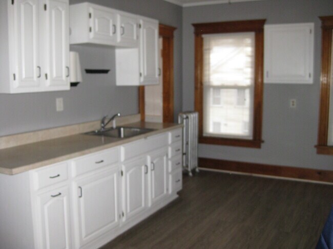 Kichen - 154 Divinity St