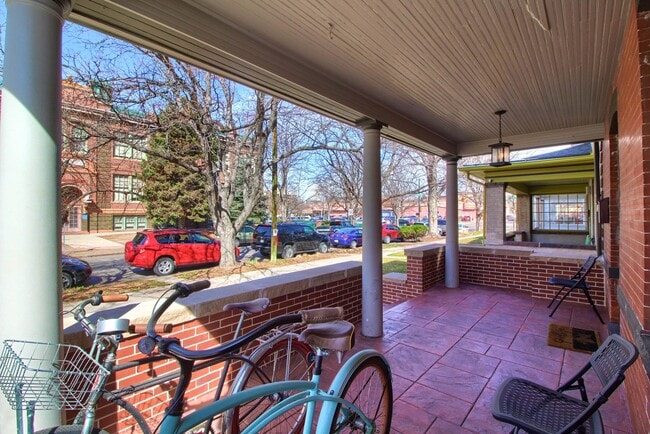 Building Photo - 844 N Downing St