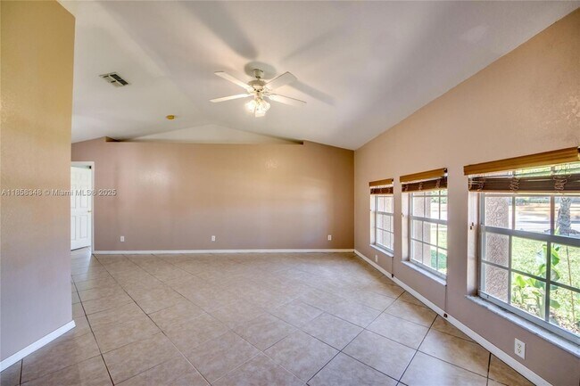 Foto del edificio - 1601 SW 19th St