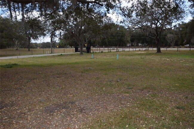 Foto del edificio - 21330 County Rd 455