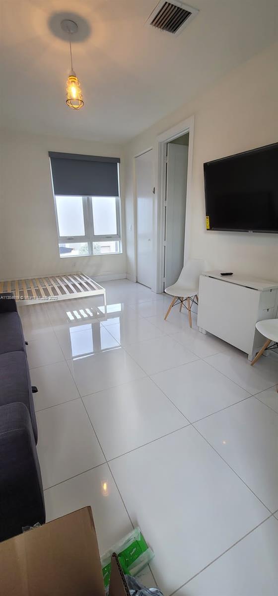 Foto del edificio - 6435 NW 105th Ct