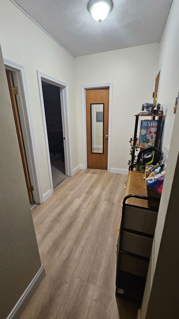 Building Photo - 1 Bedroom