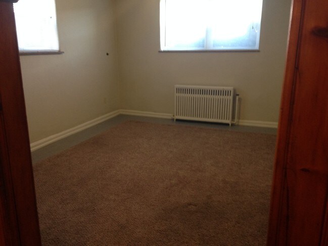 SALA DE ESTAR - 4326 Schenck Ave