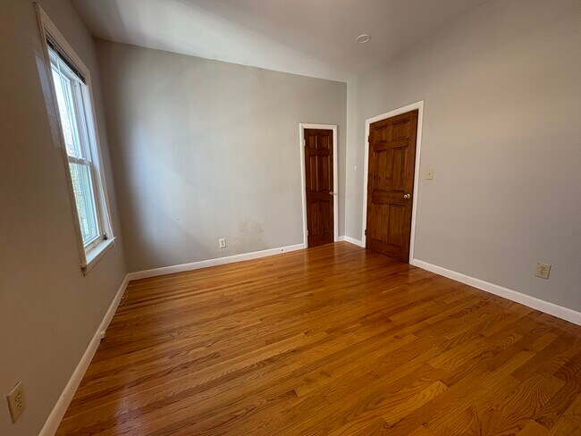 Building Photo - 23 Tufts St