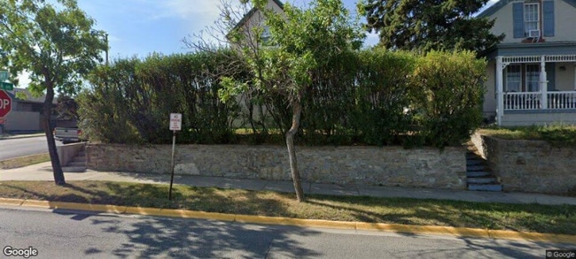 Building Photo - 1125 E Broadway St