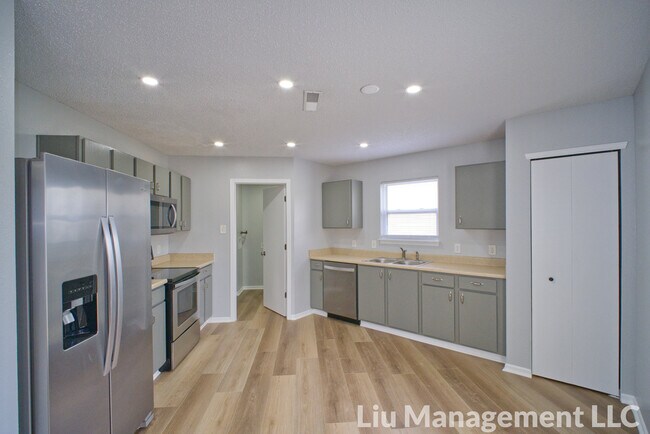 Building Photo - 10020 Olympic Cir