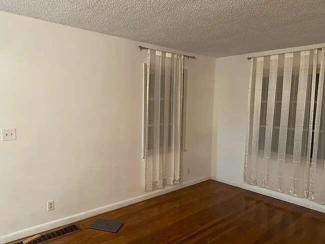 Foto del edificio - 7737 15th Ave NW