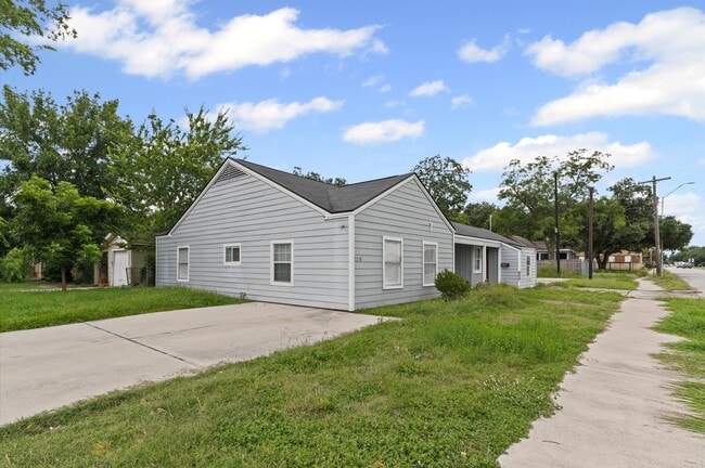 Building Photo - 3216 Avenue I