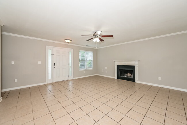 Building Photo - 505 Walnut Woods Dr