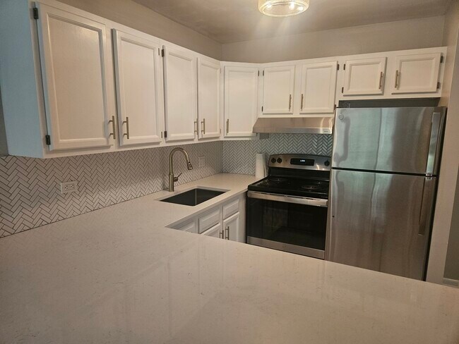 Foto del edificio - 5800 Oakwood Dr