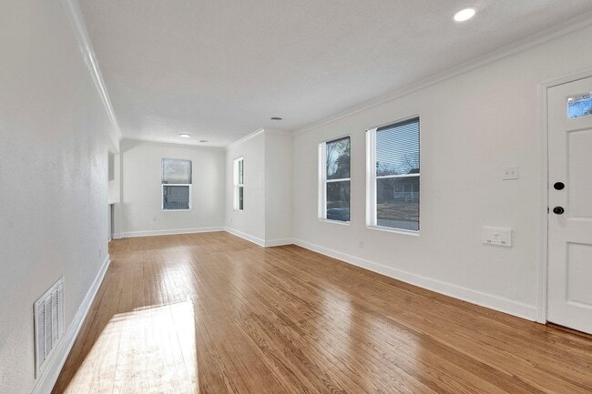 Building Photo - 3780 Shirlwood Ave