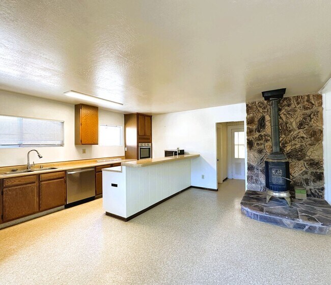 Foto del edificio - 402 Ormsby Ln