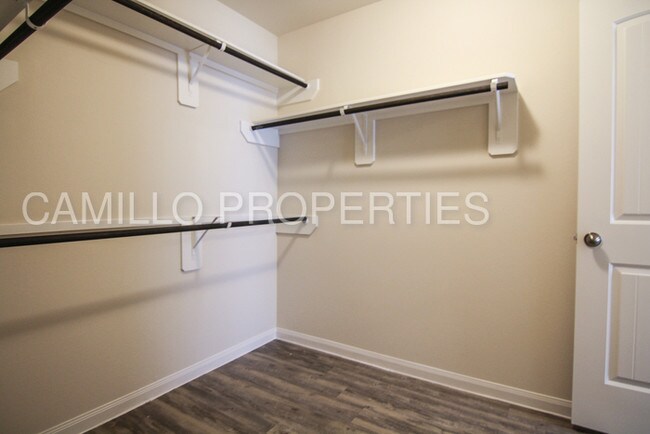 Building Photo - 6123 Peaceful Ridge Dr