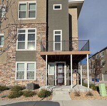 Building Photo - 2215 S Poppy St