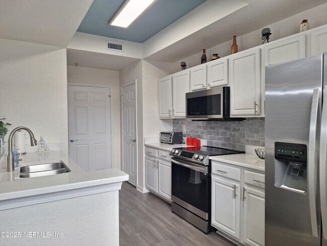 Foto del edificio - 10075 Gate Pkwy