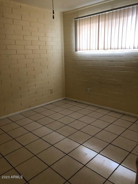 Foto del edificio - 1321 N 48th Pl