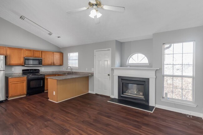 Foto del edificio - Spacious Home in Prime Location