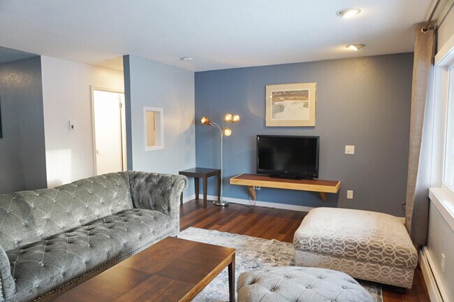 Foto del edificio - 1020 Friendly Ln