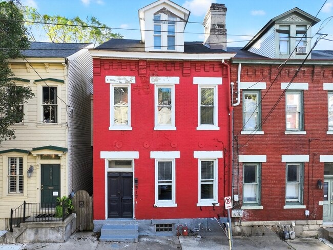 Building Photo - 517 Armandale St