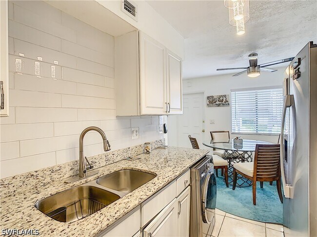 Foto del edificio - 4625 Bayshore Dr