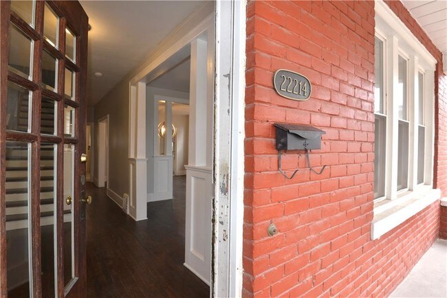 Foto del edificio - 22214 Park St