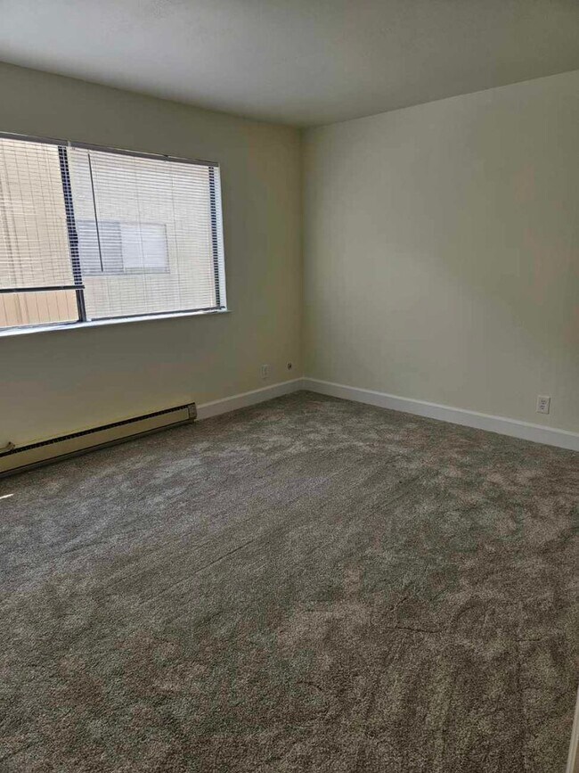 Foto del edificio - MOVE IN SPECIAL OFFERED! Remodeled 2 bedroom 1 bath condo in heart of Santa Clara