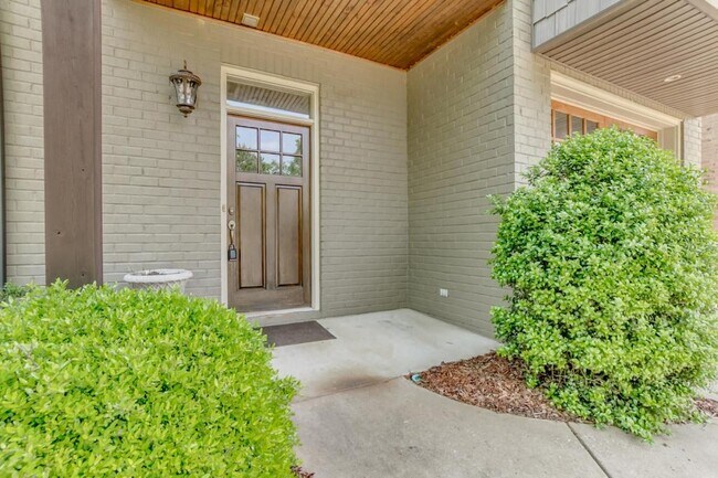 Photo - 2800 Belle Chase Ln Townhome