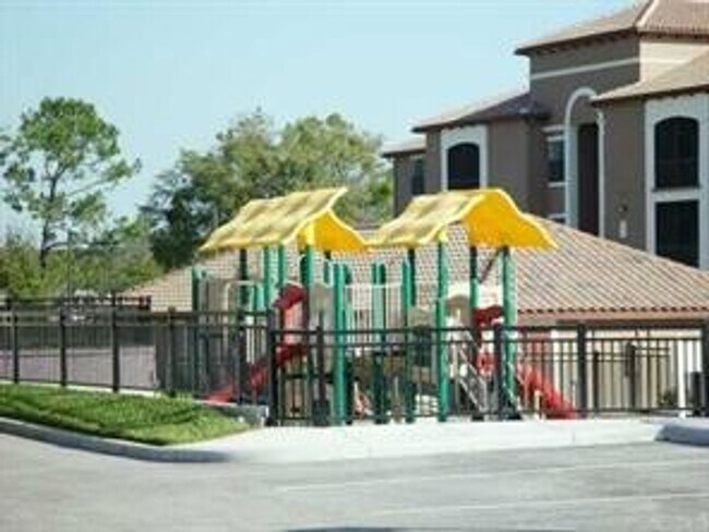 Foto del edificio - 6141 Metrowest Blvd