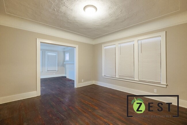 Foto del edificio - 3209-3211 Pasadena St