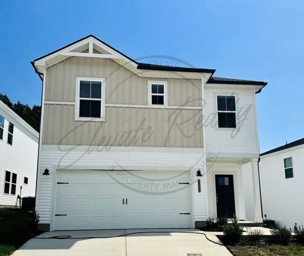 Foto principal - One Year Old, Three Bedroom Two Story in S...