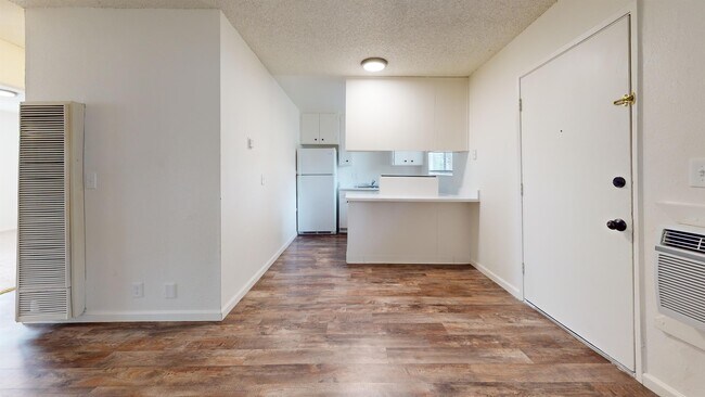 Foto del edificio - 445 Nelson Ave