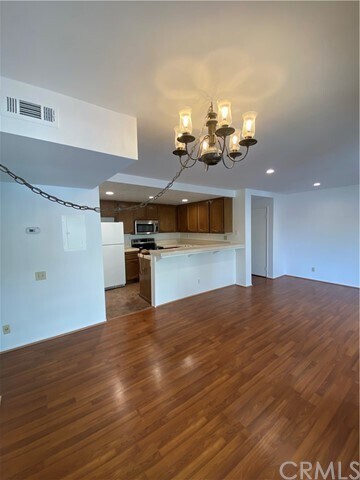 Building Photo - 4105 Apricot Dr