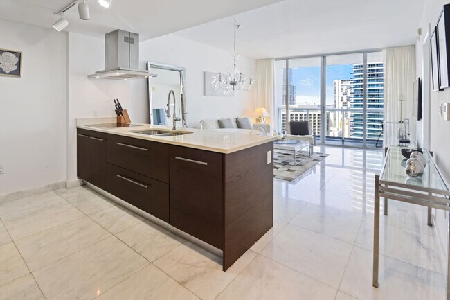 Building Photo - 501 Brickell Ave
