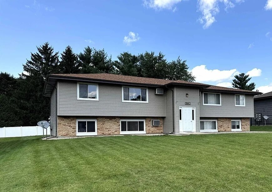 Primary Photo - 5160 Seaton Hall Dr