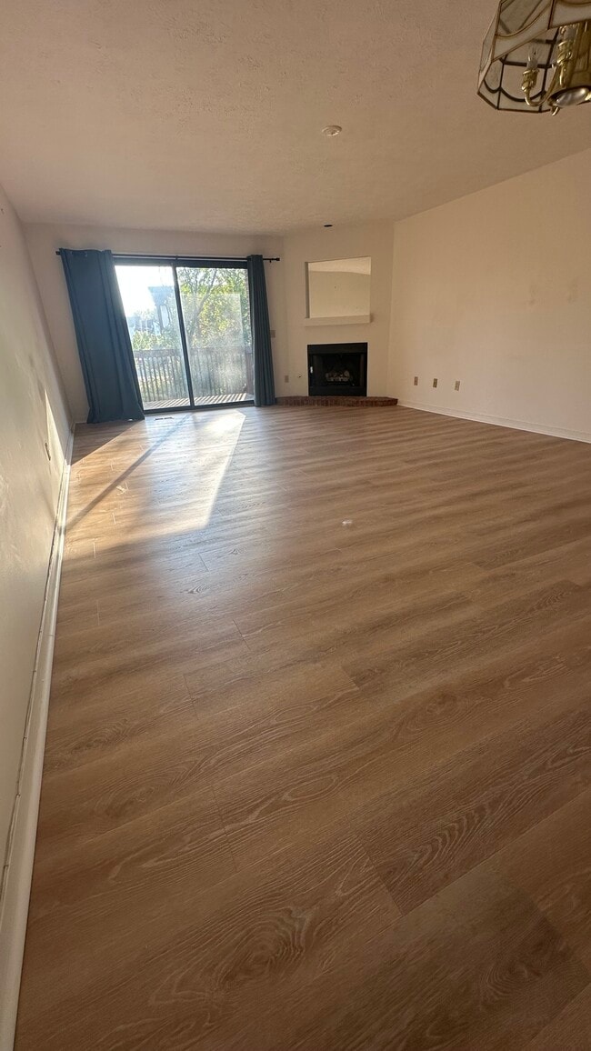 Foto del edificio - 2327 Coyote Creek Dr
