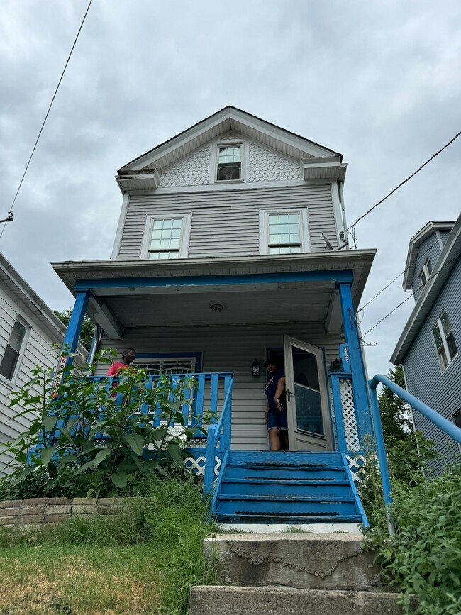 Building Photo - 1628 Gilsey Ave