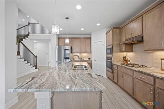 Building Photo - 1112 Lickety Ln