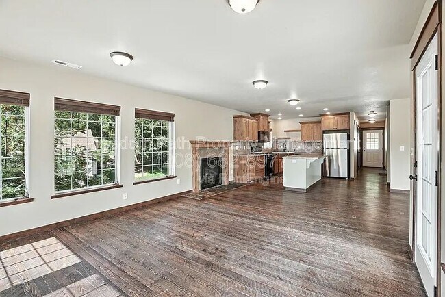 Foto del edificio - 23732 N Lakeview Blvd