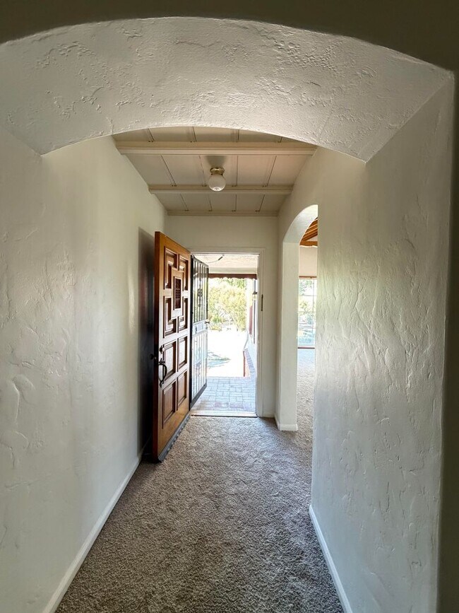Foto del edificio - 2840 Johnson Ave