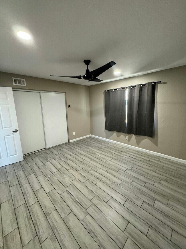 Foto del edificio - 1013 E Commonwealth Pl