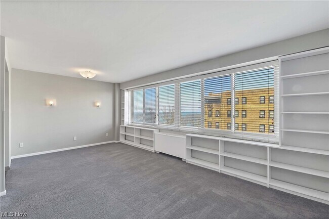 Building Photo - 12520 Edgewater Dr