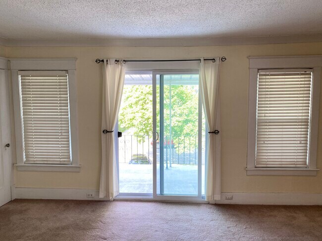 Building Photo - 237 Lovering Ave