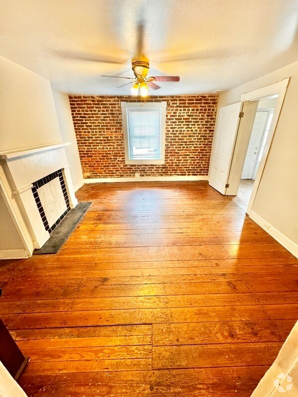 Building Photo - 609 N 25th St