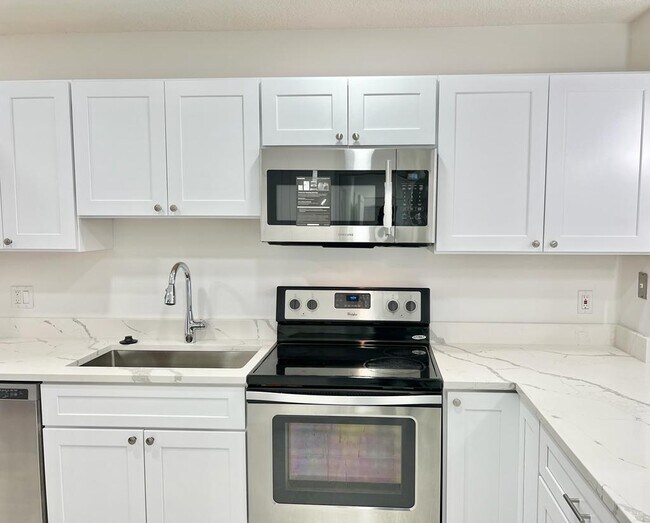 Foto del edificio - 4720 Holly Lake Dr