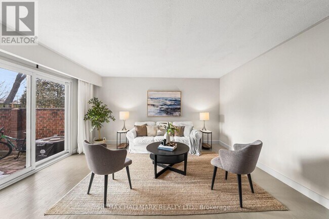 Photo du bâtiment - 619 Timber Ln