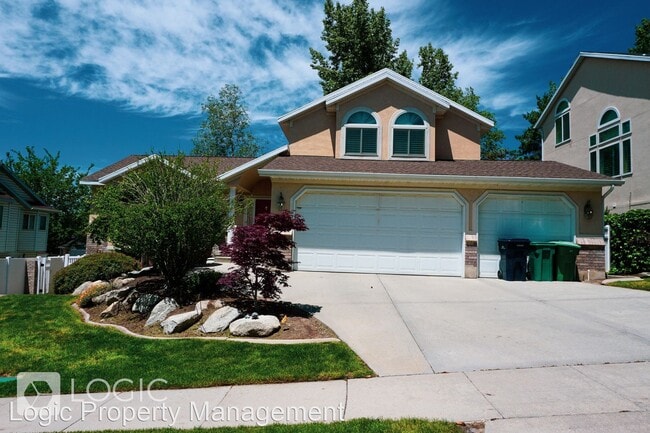 Building Photo - 5 br, 3.5 bath House - 1169 E. Big Pine Dr.