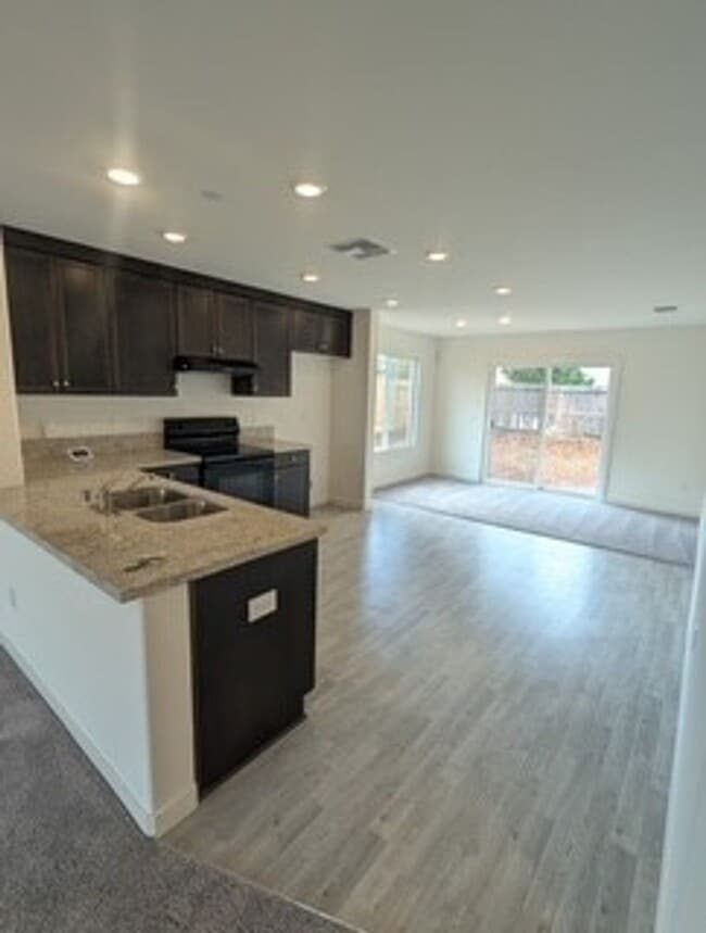 Building Photo - Brand New Home for Rent