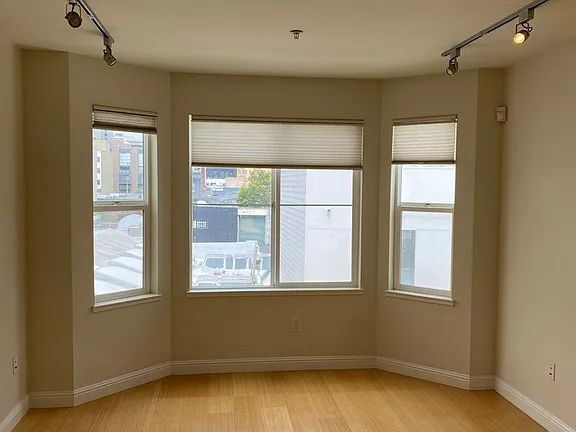 Building Photo - 466 Clementina St